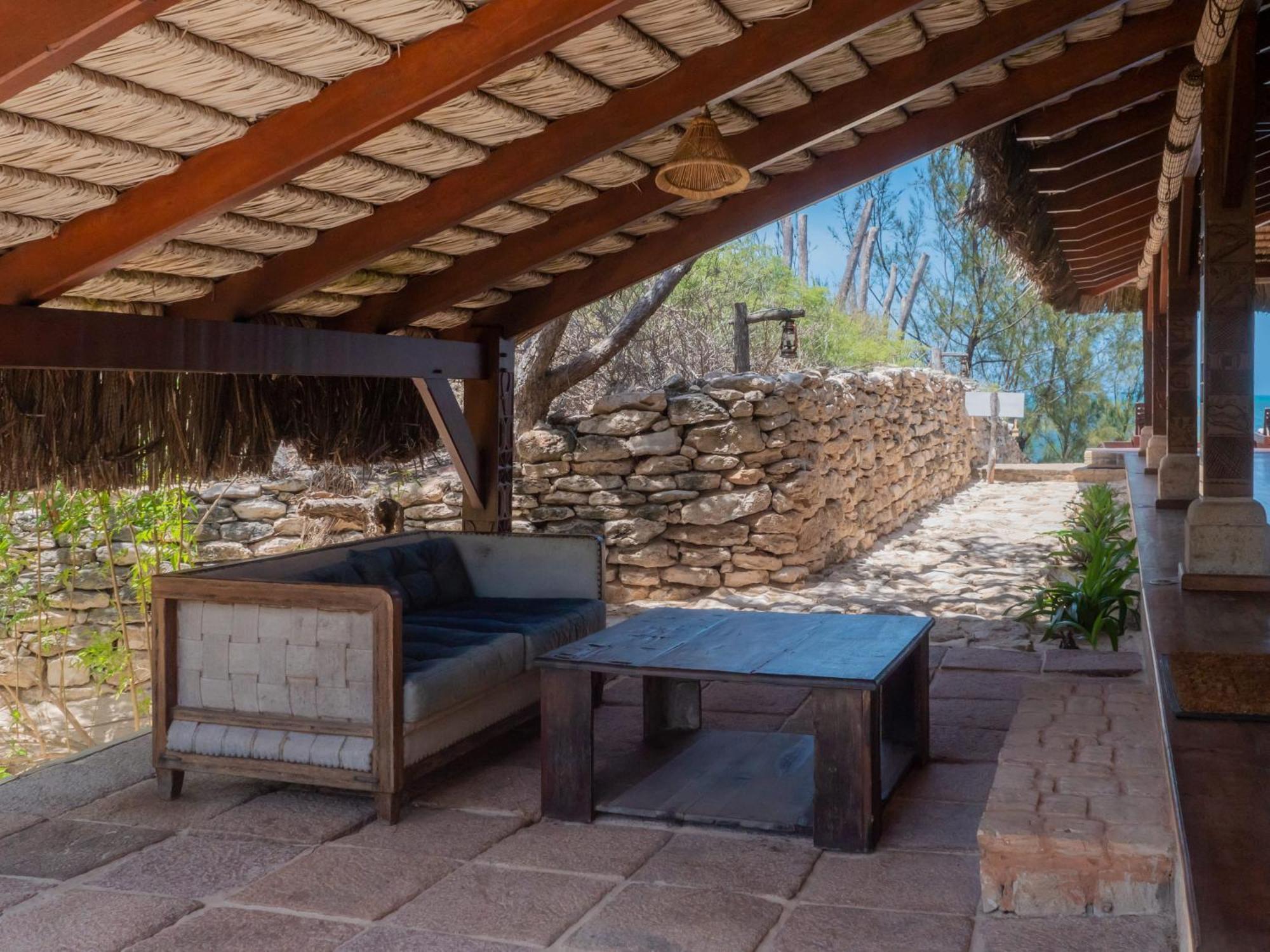 Demeure De La Compagnie Generale Des Huiles Precieuses Bed & Breakfast Ifaty Bagian luar foto